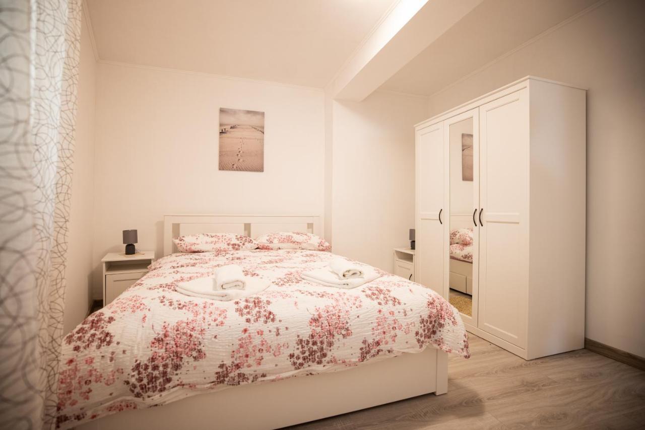 Apartman Sidro Maslenica Exterior foto